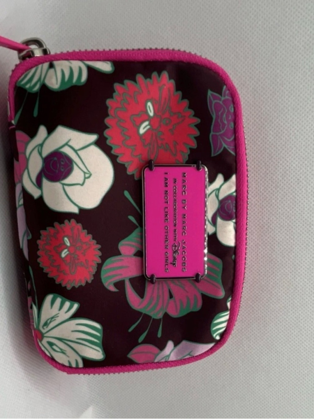 Marc by Marc Jacobs Disney Floral Zip-Around Credit Card Wallet
Multicolor